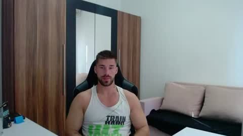 darius_94 online show from July 1, 6:26 am