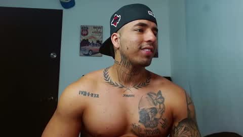 Snapshot of darius_phoenix chatting on October 3, 9:12 pm Darius Phoenix  online show from October 3, 9:12 pm