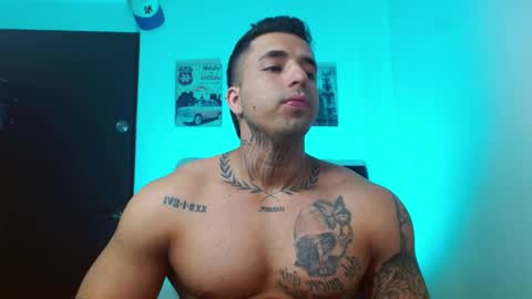 Snapshot of darius_phoenix chatting on October 4, 11:03 pm Darius Phoenix  online show from October 4, 11:03 pm