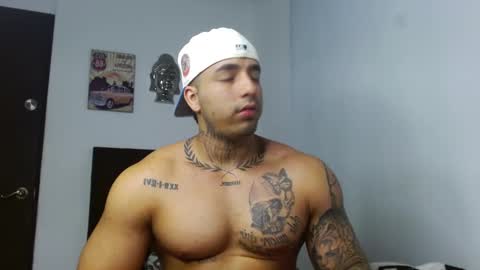 Snapshot of darius_phoenix chatting on October 13, 11:38 pm Darius Phoenix  online show from October 13, 11:38 pm