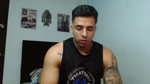 Snapshot of darius_phoenix chatting on October 27, 9:52 pm Darius Phoenix  online show from October 27, 9:52 pm