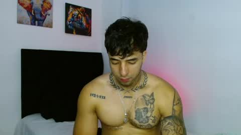 Darius Phoenix  online show from May 15, 6:26 pm