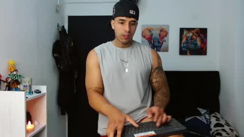 Darius Phoenix  online show from May 19, 6:25 pm