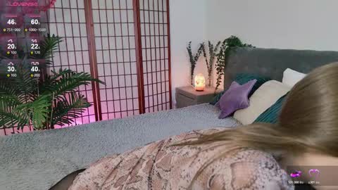 Call me Amy online show from November 16, 9:09 pm