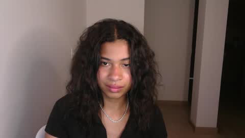 Snapshot of dark_enchantress_ chatting on December 22, 1:45 am Sofia online show from December 22, 1:45 am