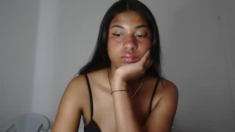 Snapshot of dark_enchantress_ chatting on February 15, 4:25 pm Sofia online show from February 15, 4:25 pm