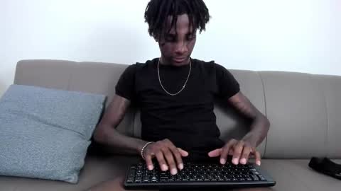 Snapshot of dark_fantasy9 chatting on March 25, 8:04 pm dark_fantasy9 online show from March 25, 8:04 pm