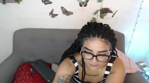 dark_flama online show from April 23, 1:18 am