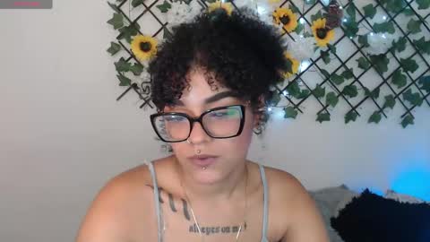 dark_flama online show from May 17, 2:42 am