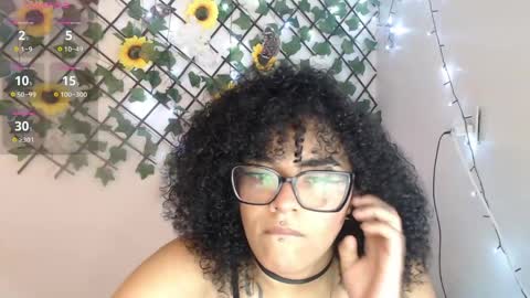 dark_flama online show from May 18, 11:32 pm