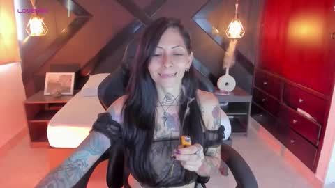 Snapshot of dark_gotica chatting on September 22, 7:27 pm M I K A E L A online show from September 22, 7:27 pm