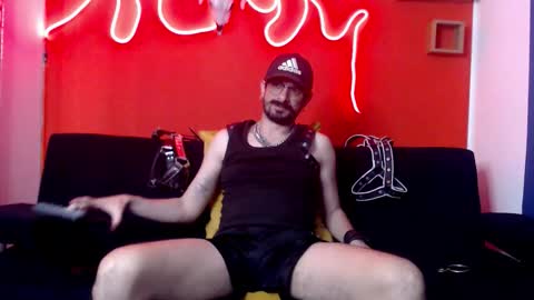 Snapshot of dark_harness chatting on October 7, 8:39 pm Potro online show from October 7, 8:39 pm