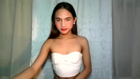Snapshot of dark_hurohuro19 chatting on December 16, 12:59 am LIANNA online show from December 16, 12:59 am