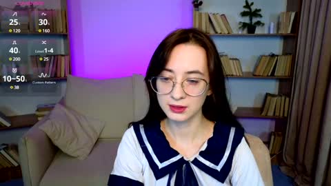 Lola online show from January 14, 9:35 am