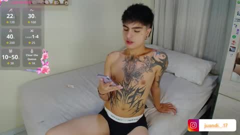 Snapshot of dark_lucky chatting on April 9, 1:38 am Juanito online show from April 9, 1:38 am