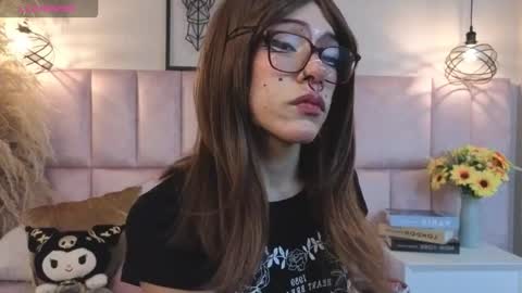 Snapshot of dark_nina_ chatting on February 8, 12:41 pm Nina online show from February 8, 12:41 pm