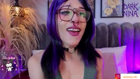 Snapshot of dark_nina_ chatting on February 11, 3:22 am Nina online show from February 11, 3:22 am