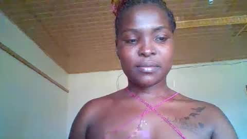 dark_petite_ online show from May 11, 11:27 am