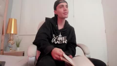 dark_sun333 online show from November 29, 1:41 am