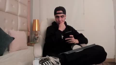 dark_sun333 online show from January 8, 2:03 am