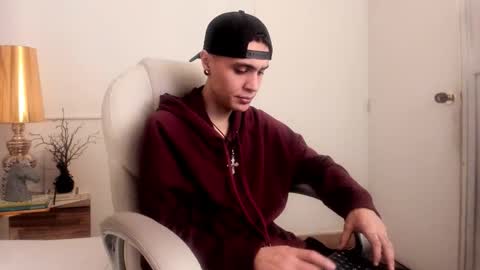 dark_sun333 online show from January 17, 2:38 am