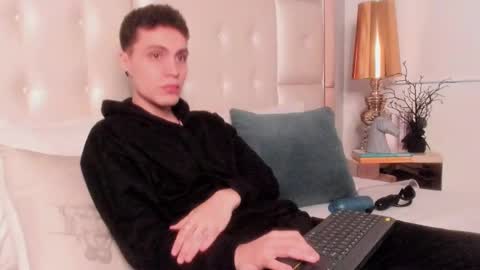 dark_sun333 online show from February 1, 8:51 pm