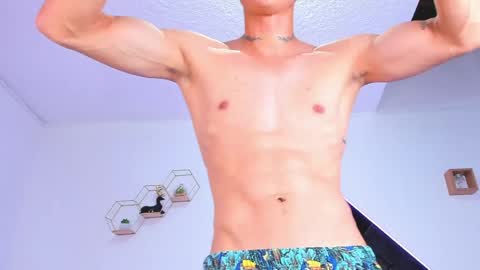 dark_valentino online show from April 1, 3:07 am