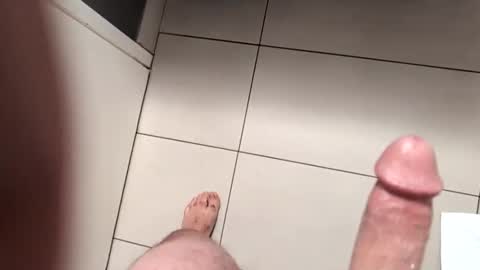 Snapshot of darkale24759843 chatting on December 2, 12:38 am darkale24759843 online show from December 2, 12:38 am