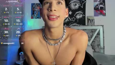 Snapshot of darkboy26_ chatting on February 18, 7:43 pm Blake online show from February 18, 7:43 pm