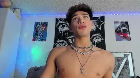 Snapshot of darkboy26_ chatting on March 16, 12:49 am Blake online show from March 16, 12:49 am