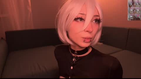 Yuu online show from May 18, 11:21 pm
