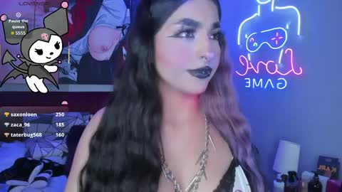 Snapshot of darki_shine_ chatting on May 4, 8:21 am cleitlin vinson online show from May 4, 8:21 am
