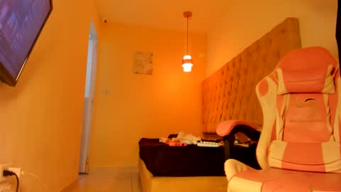 darkknightx01 online show from October 2, 1:56 am