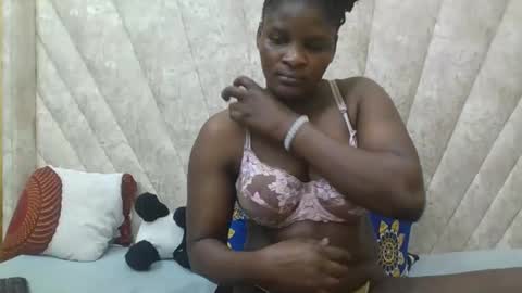 Snapshot of darknipples2 chatting on October 22, 12:00 am SHANICE online show from October 22, 12:00 am