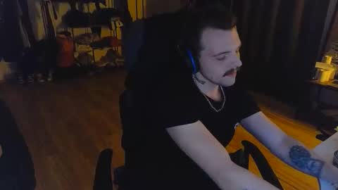 darknovelclown online show from March 18, 9:29 pm