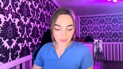 Angelina  online show from July 31, 6:40 pm