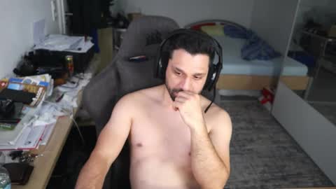 Snapshot of darkschneider_ chatting on October 4, 5:49 am darkschneider_ online show from October 4, 5:49 am