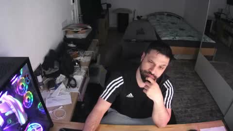 Snapshot of darkschneider_ chatting on April 8, 5:07 am darkschneider_ online show from April 8, 5:07 am