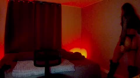 Snapshot of darkskullmistress chatting on February 2, 4:05 am roseredgoddess online show from February 2, 4:05 am