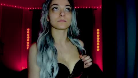 roseredgoddess online show from April 6, 4:46 am