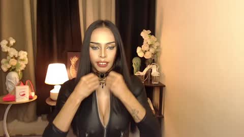 Snapshot of darksoul_mistress chatting on January 14, 7:27 am HAPPY BIRTHDAY MISTRESS MADRIANA online show from January 14, 7:27 am