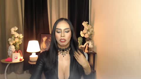Snapshot of darksoul_mistress chatting on January 23, 6:28 am HAPPY BIRTHDAY MISTRESS MADRIANA online show from January 23, 6:28 am