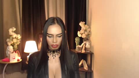 Snapshot of darksoul_mistress chatting on January 24, 11:15 am HAPPY BIRTHDAY MISTRESS MADRIANA online show from January 24, 11:15 am