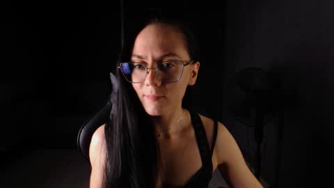 darkspark_ online show from November 21, 1:32 pm