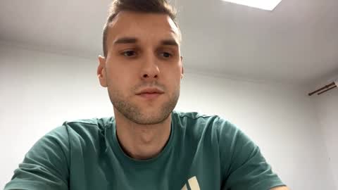 Snapshot of darktempt_ chatting on November 12, 8:19 pm Nick online show from November 12, 8:19 pm