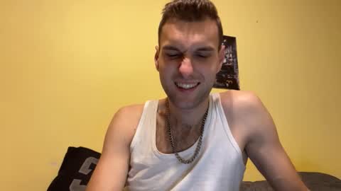 Snapshot of darktempt_ chatting on November 23, 8:19 pm Nick online show from November 23, 8:19 pm