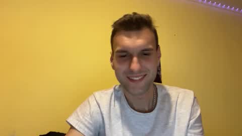 Snapshot of darktempt_ chatting on December 1, 7:52 pm Nick online show from December 1, 7:52 pm