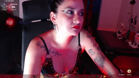 Snapshot of darkyll33 chatting on March 30, 9:43 am DarKyll online show from March 30, 9:43 am