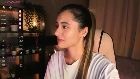 Snapshot of darlabelle chatting on November 19, 3:50 am Belle online show from November 19, 3:50 am