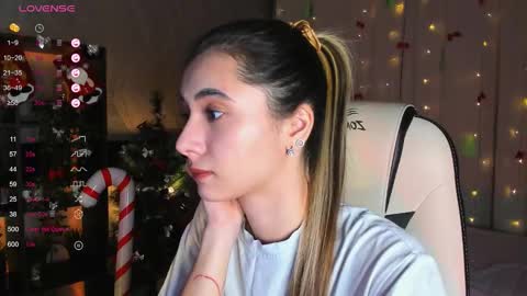 Snapshot of darlabelle chatting on December 19, 3:57 am Belle online show from December 19, 3:57 am